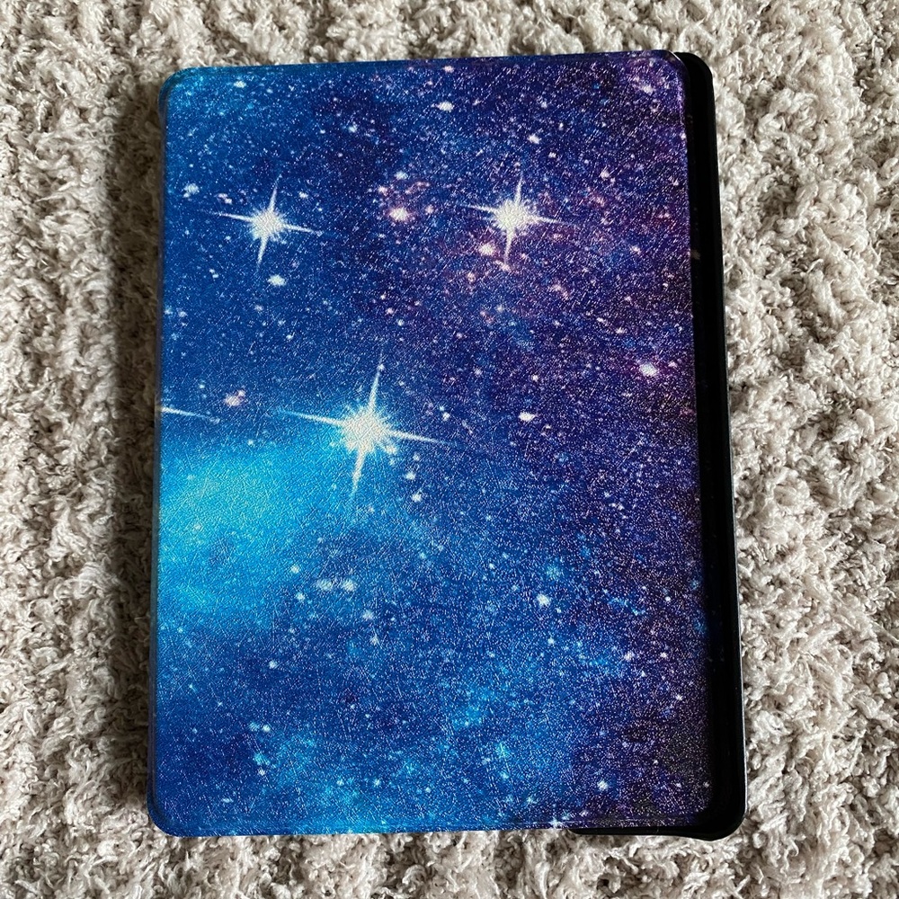 🌸 HOST PICK🌸 Kindle PaperWhite hard cover